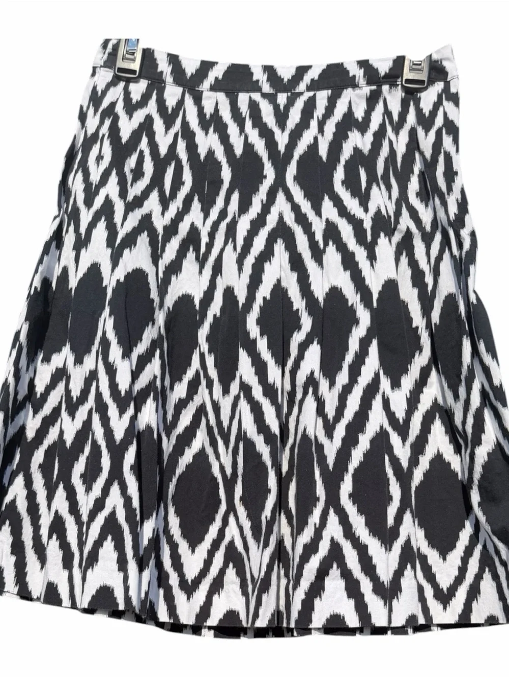 Talbots Black White Ikat‎ Print Pleated A-Line Skirt Size 2